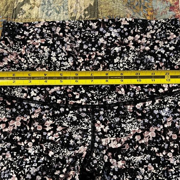 Lululemon Wunder Under Crop II leggings - Sz 4 or 6 - Picture 5 of 9